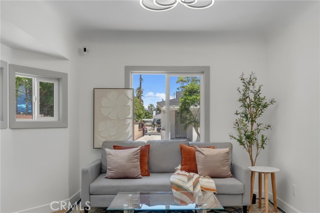 314 N Jackson Street, Santa Ana CA: https://media.crmls.org/medias/5c3e130b-6e2d-4823-8300-8ae046894cce.jpg