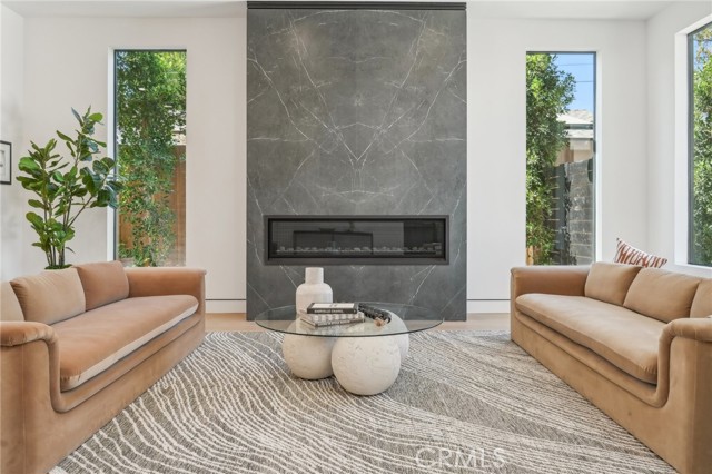 Detail Gallery Image 5 of 52 For 22930 Dolorosa St, Woodland Hills,  CA 91367 - 5 Beds | 6/1 Baths