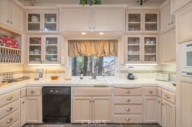 Detail Gallery Image 14 of 67 For 47877 Lewis Creek Rd, Oakhurst,  CA 93644 - 2 Beds | 2 Baths