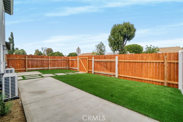 Detail Gallery Image 25 of 43 For 7909 Aldea Ave, Lake Balboa,  CA 91406 - 6 Beds | 5/2 Baths