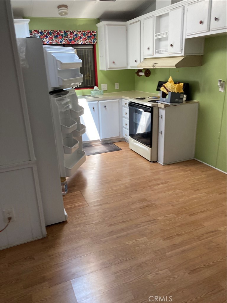 https://media.crmls.org/medias/5c404155-fd82-452a-8053-c5ec02e544b1.jpg?preset=X-Large