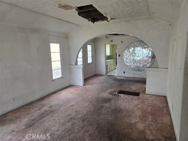 7710 S Halldale Avenue, Los Angeles CA: https://media.crmls.org/medias/5c405f49-db6f-4859-899f-5a34fa5058cd.jpg