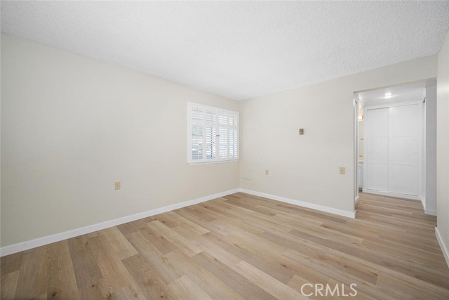 1930 St John Road, Seal Beach CA: https://media.crmls.org/medias/5c40fc85-a1eb-4e85-8847-74b0bbfc5519.jpg