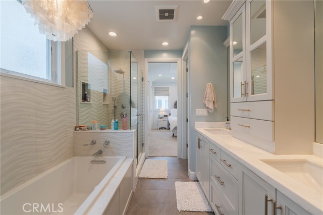 Detail Gallery Image 21 of 25 For 1301 Oak Ave, Manhattan Beach,  CA 90266 - 3 Beds | 3 Baths