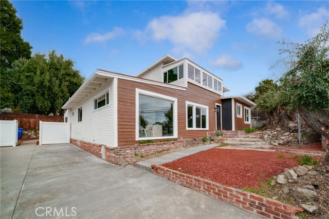 2423 Rockdell Street, La Crescenta CA: https://media.crmls.org/medias/5c41ca31-72ed-48ab-ac48-3e407015d9dc.jpg