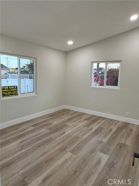 Detail Gallery Image 19 of 23 For 215 S Sullivan Ln #220,  Santa Ana,  CA 92704 - 4 Beds | 2 Baths
