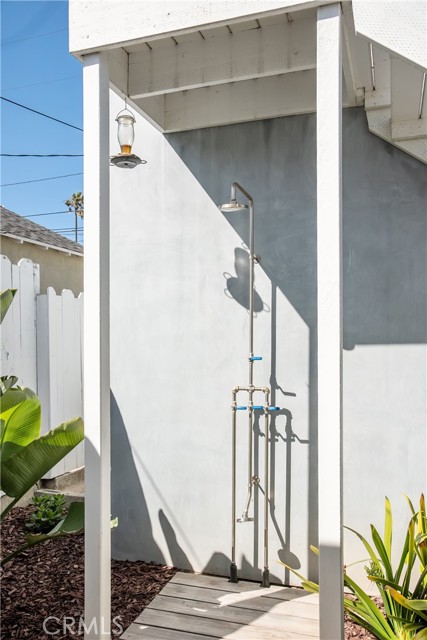 525 21st St, Manhattan Beach, California 90266, 3 Bedrooms Bedrooms, ,1 BathroomBathrooms,Residential,For Sale,21st St,SB25020966