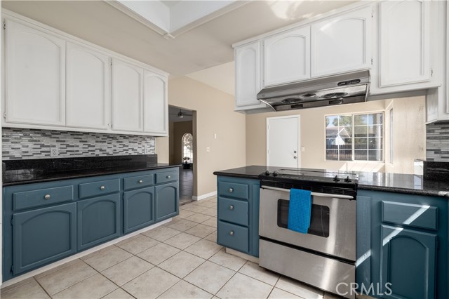 23570 Brook Drive, Canyon Lake CA: https://media.crmls.org/medias/5c452429-620f-49e2-8794-b9b2a3b97544.jpg