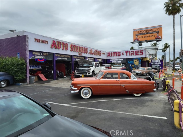 5747 Whittier, Los Angeles CA: https://media.crmls.org/medias/5c454656-3f6e-479f-b948-eb366c1480cb.jpg