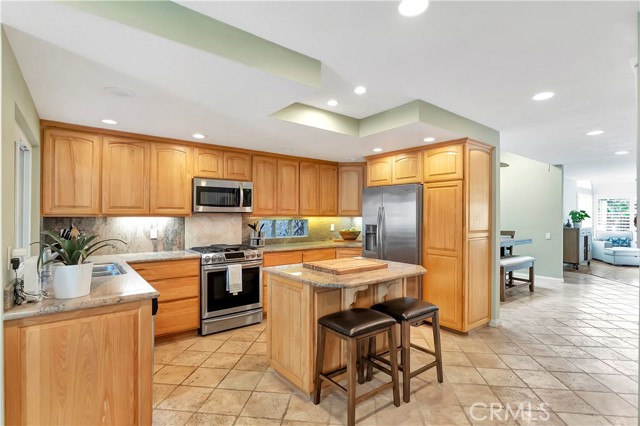 626 9th Street, Huntington Beach CA: https://media.crmls.org/medias/5c456733-edcf-47fe-b3cc-d581bcb92132.jpg
