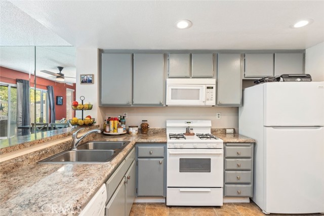 13208 Setting Sun Court, Chino Hills CA: https://media.crmls.org/medias/5c45c454-2569-418b-a8ae-ee3956f91b7d.jpg