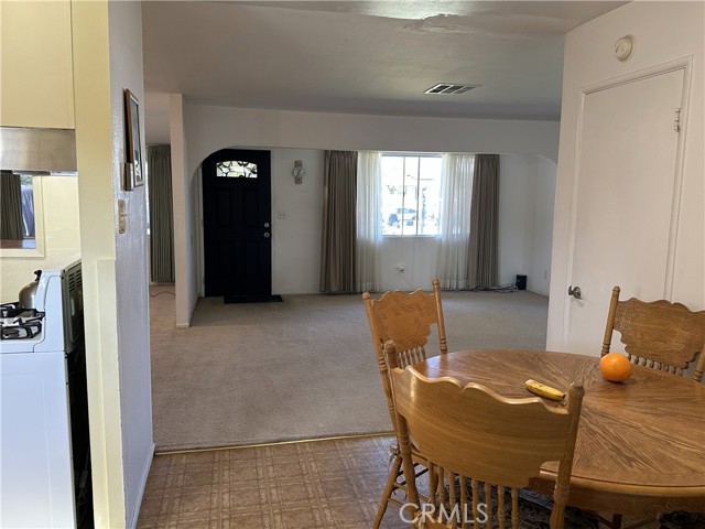 Detail Gallery Image 5 of 11 For 18605 Sequoia, Bloomington,  CA 92316 - 3 Beds | 1 Baths