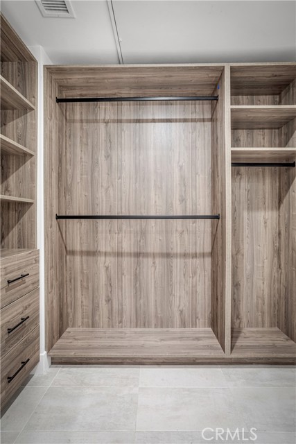 Detail Gallery Image 14 of 20 For 1567 Hi Point St, Los Angeles,  CA 90035 - 3 Beds | 3/1 Baths