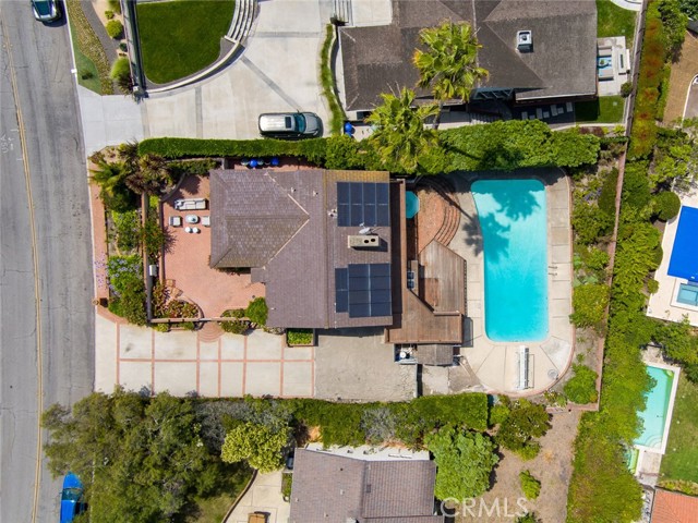 1013 Via Nogales, Palos Verdes Estates, California 90274, 2 Bedrooms Bedrooms, ,2 BathroomsBathrooms,Residential,Sold,Via Nogales,PV21160939