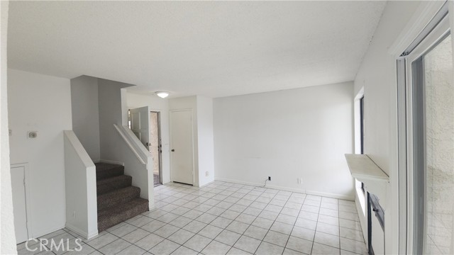 Detail Gallery Image 5 of 23 For 1700 Lynne #4,  Santa Maria,  CA 93454 - 3 Beds | 2/1 Baths