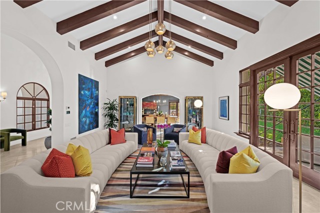 2347 E Valley Road, Montecito CA: https://media.crmls.org/medias/5c476bbc-cd99-43b2-b80f-60712998b42c.jpg