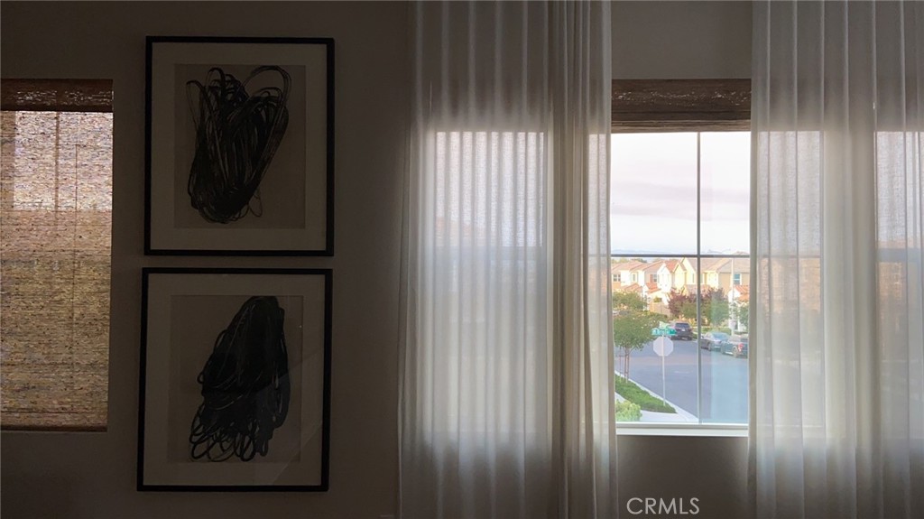 https://media.crmls.org/medias/5c47a8b7-4982-4e39-9182-6e300d5235a7.jpg?preset=X-Large