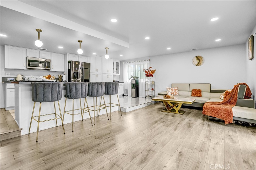 MLS #SR25263191 image #9