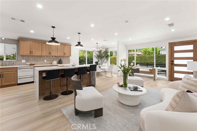11408 Waterford Street, Los Angeles CA: https://media.crmls.org/medias/5c487b5b-8aa9-470d-b77c-d2b36174b86e.jpg