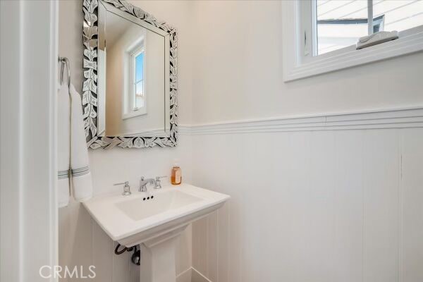 Detail Gallery Image 17 of 55 For 512 1/2 Jasmine Ave, Corona Del Mar,  CA 92625 - 2 Beds | 2/1 Baths