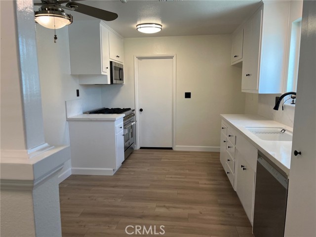 Detail Gallery Image 4 of 27 For 1855 Kearney Ave, Simi Valley,  CA 93065 - 4 Beds | 2 Baths