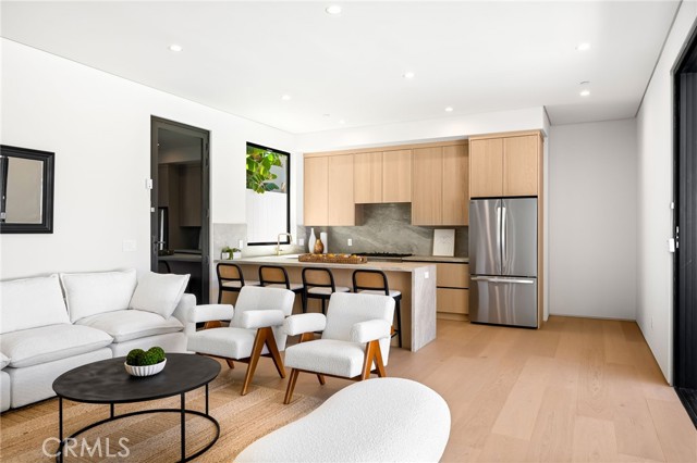 Detail Gallery Image 28 of 56 For 16728 Morrison St, Encino,  CA 91436 - 7 Beds | 6/1 Baths