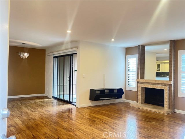 100 Hurlbut Street, Pasadena CA: https://media.crmls.org/medias/5c492658-693e-40ee-8b6f-de0c9b75c2f6.jpg