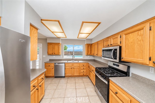 4 Bed Home for Sale in Apple Valley, California