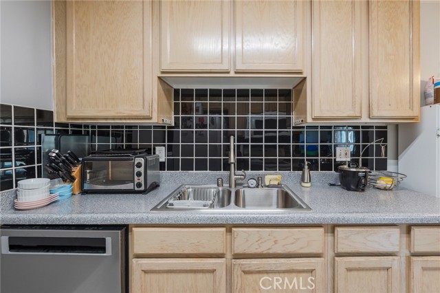 Detail Gallery Image 6 of 28 For 8710 Belford Avenue #106B,  Los Angeles,  CA 90045 - 1 Beds | 1 Baths