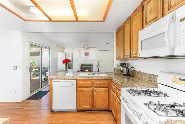 Detail Gallery Image 13 of 41 For 21200 Lands End, Moreno Valley,  CA 92557 - 4 Beds | 3 Baths