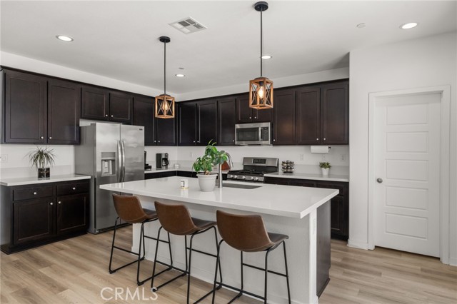 5756 Quicksilver Way, Banning CA: https://media.crmls.org/medias/5c4a9f6e-3341-43d5-9935-9fdacb6d51ff.jpg
