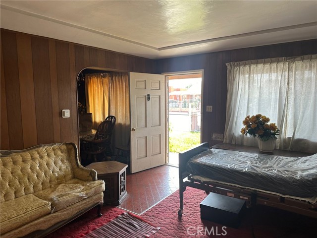 Detail Gallery Image 2 of 32 For 2549 Kansas Ave, South Gate,  CA 90280 - 2 Beds | 1 Baths