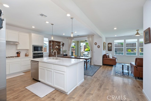 Detail Gallery Image 6 of 56 For 403 Confederation Ct, Lincoln,  CA 95648 - 4 Beds | 3 Baths