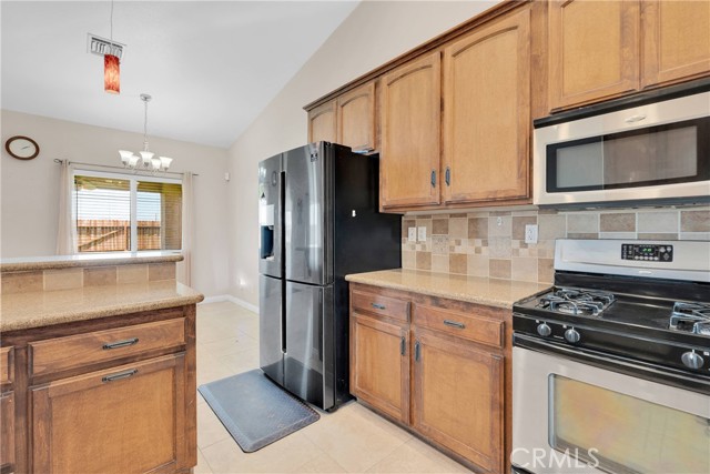 28094 Church Street, Barstow CA: https://media.crmls.org/medias/5c4b3e3e-7065-431d-971c-90917ee8e443.jpg