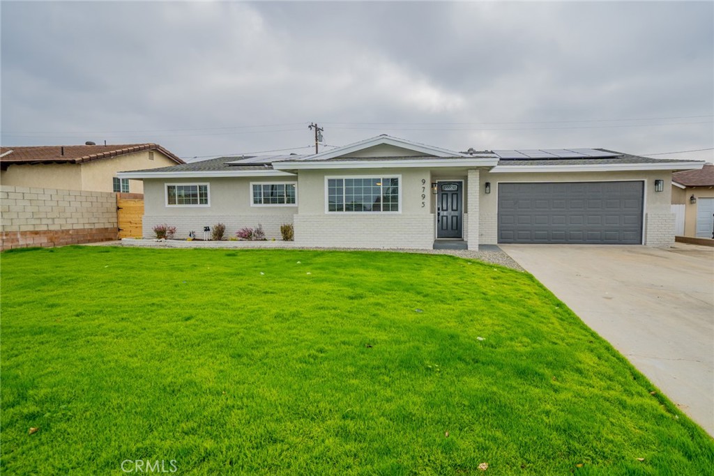 9795 Tangelo Avenue, Bloomington, CA 92316