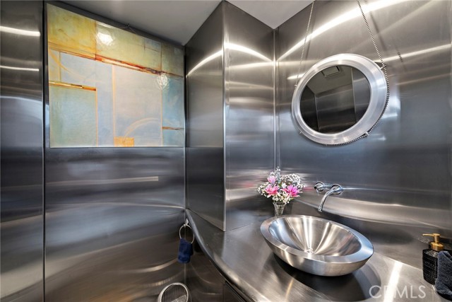 Detail Gallery Image 10 of 30 For 622 Mystic, Laguna Beach,  CA 92651 - 5 Beds | 4 Baths