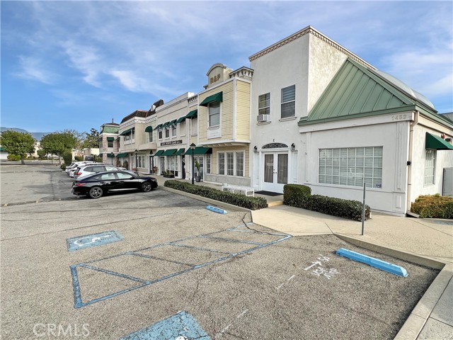Image 1 of 4 For 1452 W 9th Street Unit E