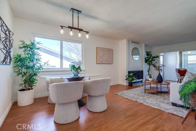 Detail Gallery Image 8 of 66 For 26832 Avenue of the Oaks #D,  Newhall,  CA 91321 - 2 Beds | 2 Baths