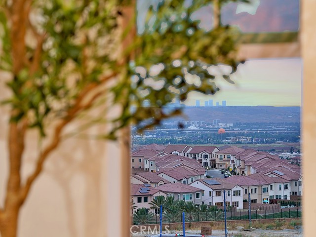123 Oakstone, Irvine CA: https://media.crmls.org/medias/5c4fc642-1198-47b4-99e5-e865c6fa093c.jpg