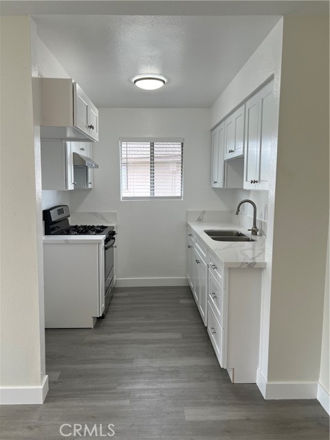 Detail Gallery Image 4 of 13 For 1723 Normandy Pl #D,  Santa Ana,  CA 92705 - 2 Beds | 1 Baths
