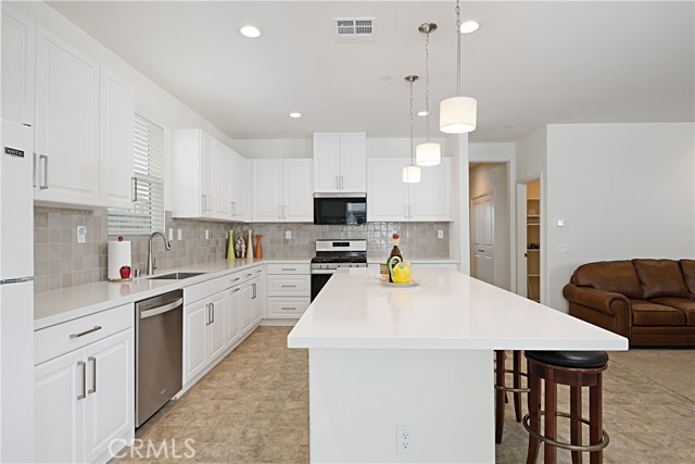 Detail Gallery Image 15 of 42 For 36225 Beacon Light Way, Wildomar,  CA 92595 - 3 Beds | 2 Baths