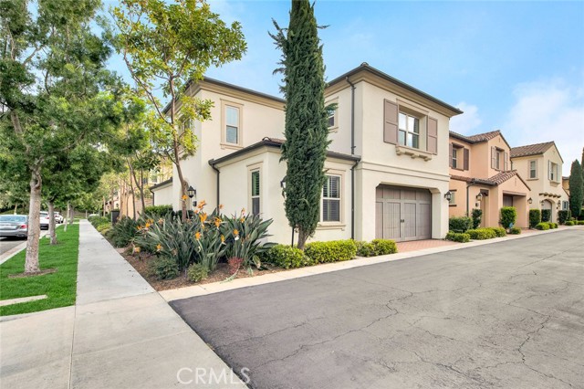34 Somerton, Irvine CA: https://media.crmls.org/medias/5c51adb5-5242-422a-a620-f68bc5eca0f3.jpg