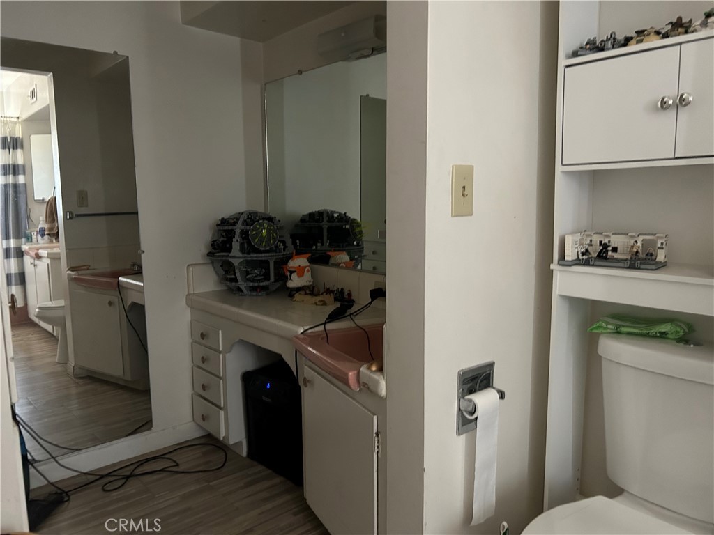 https://media.crmls.org/medias/5c51fda9-4833-49dc-bd98-b34f93f421f3.jpg?preset=X-Large