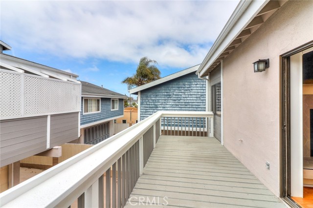 104 Francisca Avenue, Redondo Beach, California 90277, 3 Bedrooms Bedrooms, ,3 BathroomsBathrooms,Residential,Sold,Francisca,SB22054762