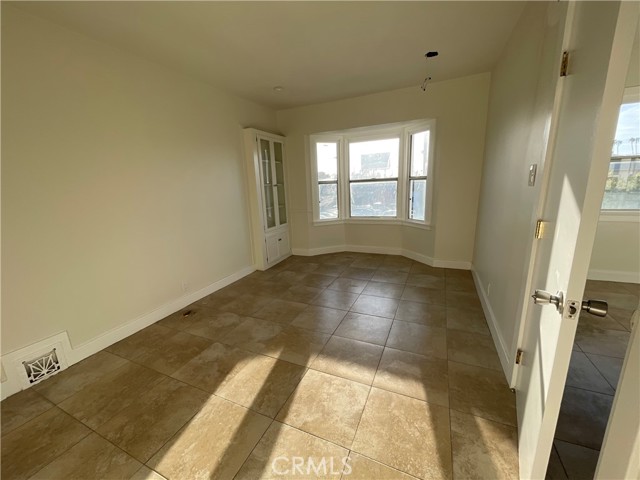 1522 Bronson Ave, County - Los Angeles CA: https://media.crmls.org/medias/5c52ff4c-53d1-48e6-9954-3862ff944117.jpg