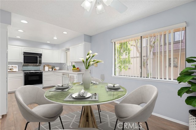 9000 Vanalden Avenue, Northridge CA: https://media.crmls.org/medias/5c532357-cb4f-4d16-9129-cc9fa9fb8c10.jpg