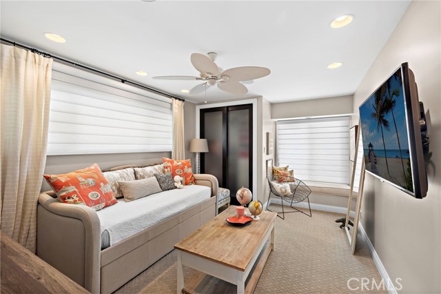 159 Angelo Walk, Long Beach CA: https://media.crmls.org/medias/5c53b6be-cd3e-4d2d-8e8d-c0913546b321.jpg