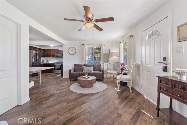 Detail Gallery Image 6 of 29 For 11113 Van Buren Ave, Inglewood,  CA 90044 - 3 Beds | 2 Baths