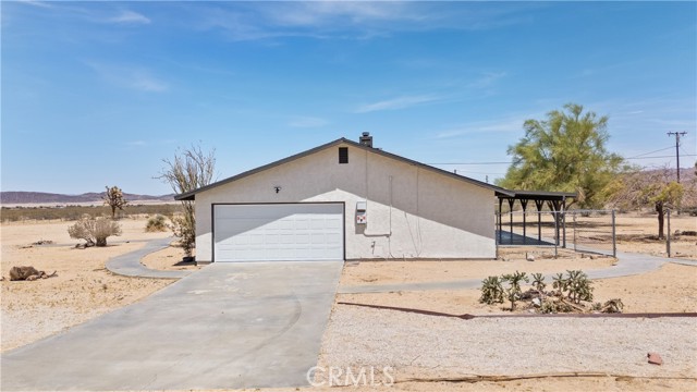 Detail Gallery Image 2 of 11 For 63625 Uranium Rd, Joshua Tree,  CA 92252 - 4 Beds | 3 Baths