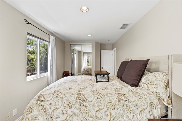 4855 Arcola Avenue, Toluca Lake CA: https://media.crmls.org/medias/5c55c27c-67b9-451e-a3d4-f1b021cf868b.jpg